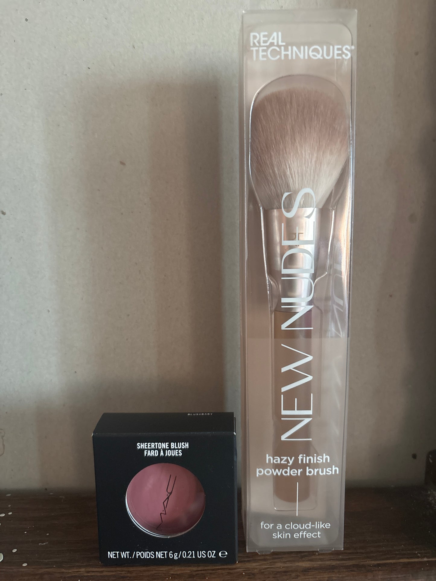 MAC SHEERTONE BLUSH & BRUSH BUNDLE